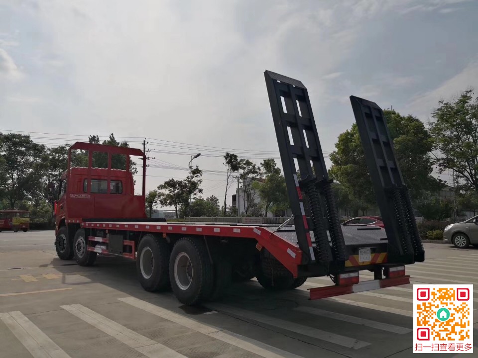 楚風(fēng)前四后八平板運(yùn)輸車(chē)右后方位圖片