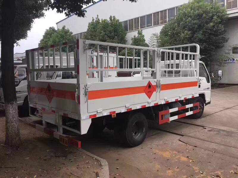 湖北程力江鈴順達4米2氣瓶運輸車 (9)