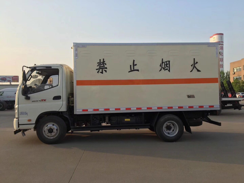福田奧鈴2類易燃?xì)怏w廂式氣瓶運輸車 (6)