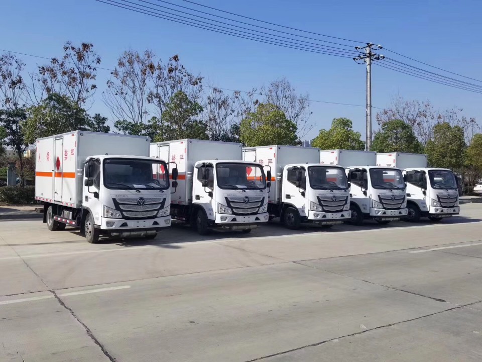 湖北程力2類歐馬可s3 4米2易燃?xì)怏w廂式氣瓶運輸車 (11)