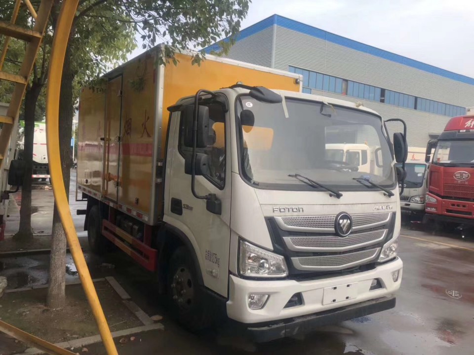 湖北程力2類歐馬可s3 4米2易燃?xì)怏w廂式氣瓶運輸車 (2)