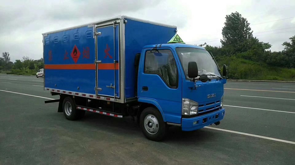 湖北程力2類五十鈴4米2易燃?xì)怏w廂式氣瓶運(yùn)輸車(chē) (1)