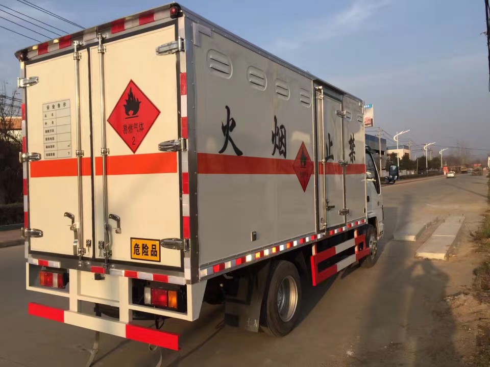 湖北程力2類五十鈴4米2易燃?xì)怏w廂式氣瓶運(yùn)輸車(chē) (8)